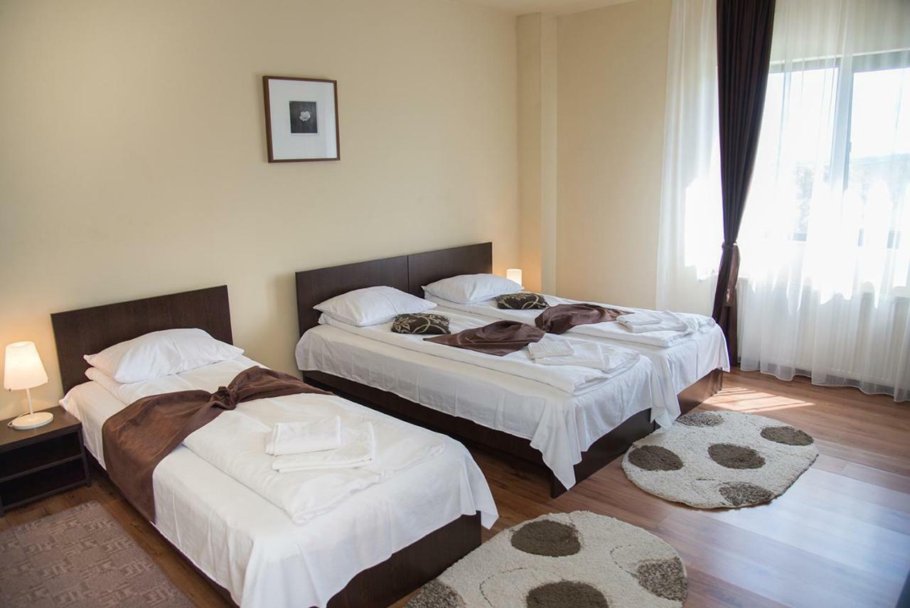 Pensiunea Casa Cu Flori Cisnadioara Ngoại thất bức ảnh