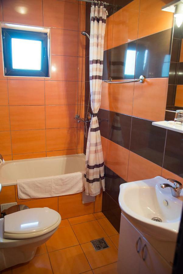 Pensiunea Casa Cu Flori Cisnadioara Ngoại thất bức ảnh