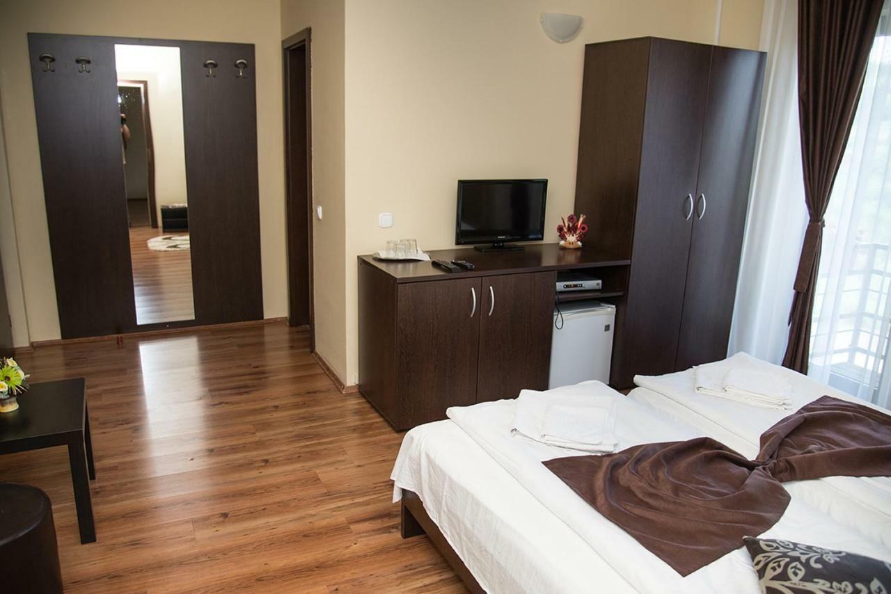 Pensiunea Casa Cu Flori Cisnadioara Ngoại thất bức ảnh