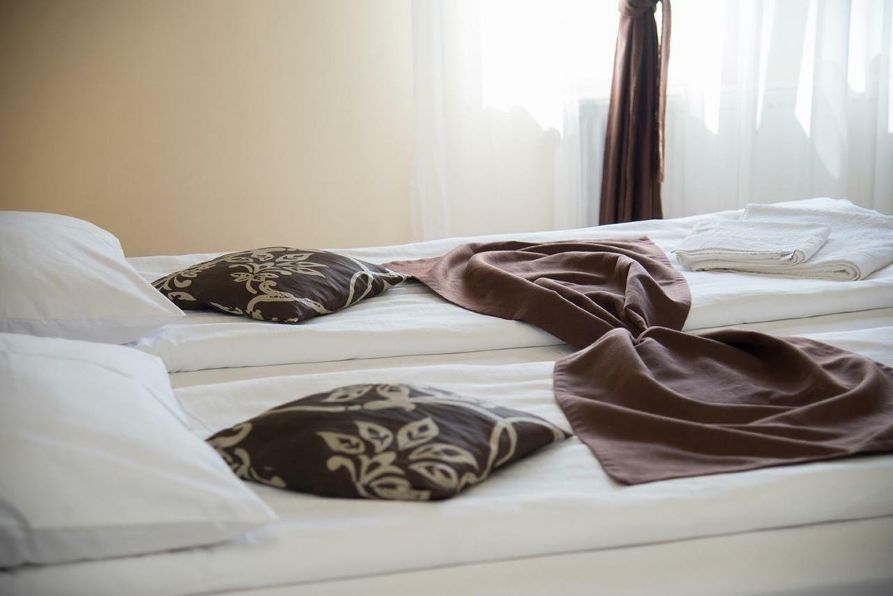 Pensiunea Casa Cu Flori Cisnadioara Ngoại thất bức ảnh
